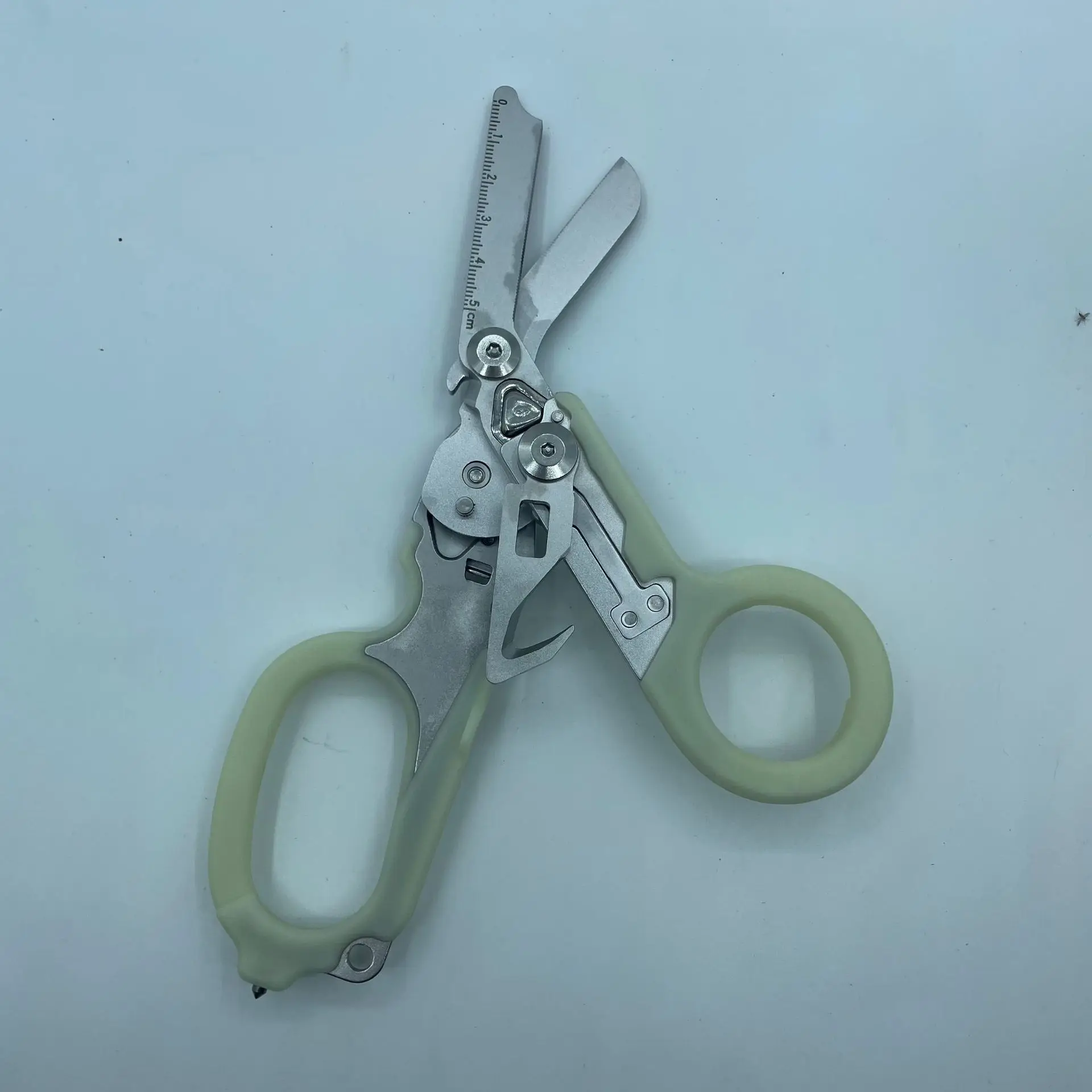 Portable Multi-Purpose Scissors Raptors First Aid Expert Tactical Folding Scissors Set Outdoor Survival Tools Luminous Series