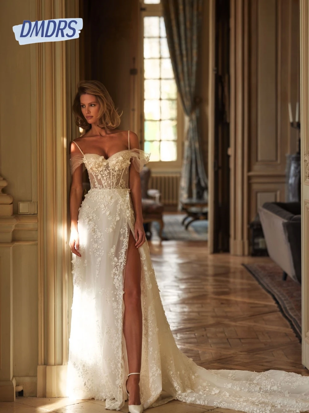 Vestido de novia con corsé y apliques exclusivos, vestido de novia romántico con escote en forma de corazón y abertura lateral, ropa de novia moderna personalizada con perlas