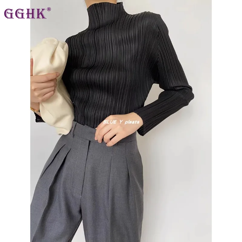 

GGHK Pleated Women Long Sleeve T-Shirt Solid Color Round Neck Loose Stretch Slim Fashion Classic Design Female Tops