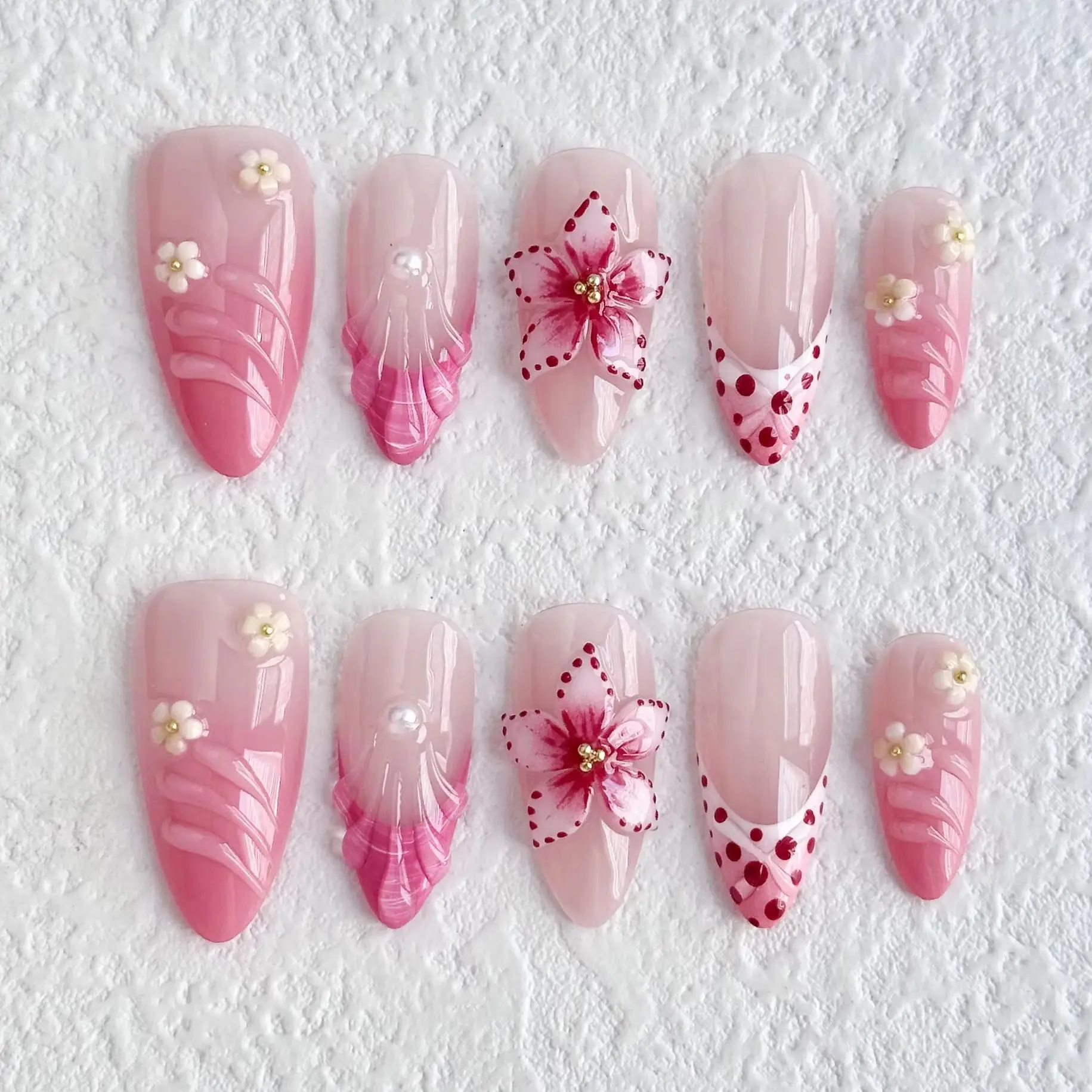 

10 шт., накладные ногти с рельефным цветком, сладкие розовые французские накладные ногти с принтом ракушки, жемчужные ногти, миндалевидные летние мечтательные накладные ногти ручной работы