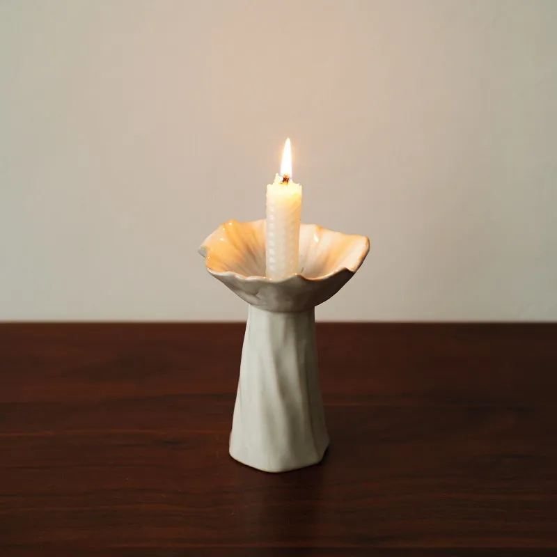 

Nordic Petal Flower Ceramic Three-dimensional Candlestick Ornaments Living Room Bedroom Dining Table Romantic Candlestick Decor