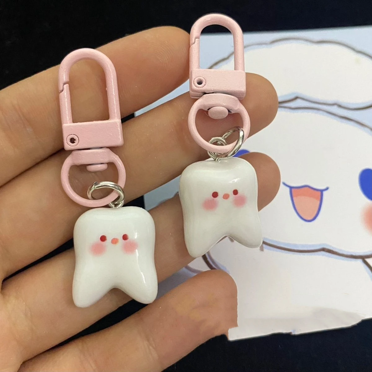 

100 шт., милый подарок для стоматологической клиники, подвесная цепочка с румянами и зубами, кулон из смолы, брелок для ключей
