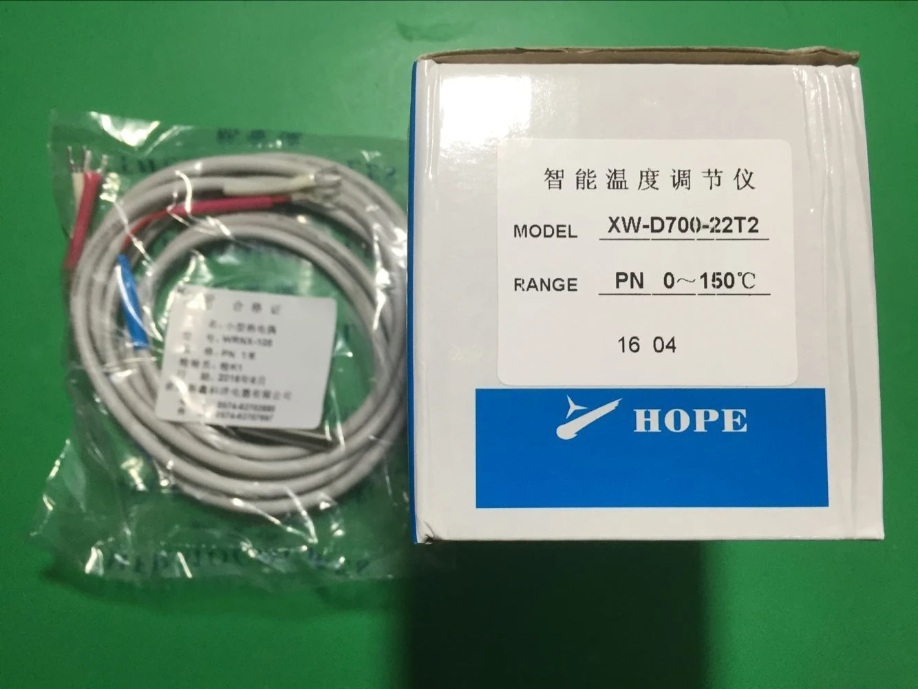 

HOPE intelligent instrument XW-D700-22T2 includes two induction probes XW-D401 solar energy temperature difference controller