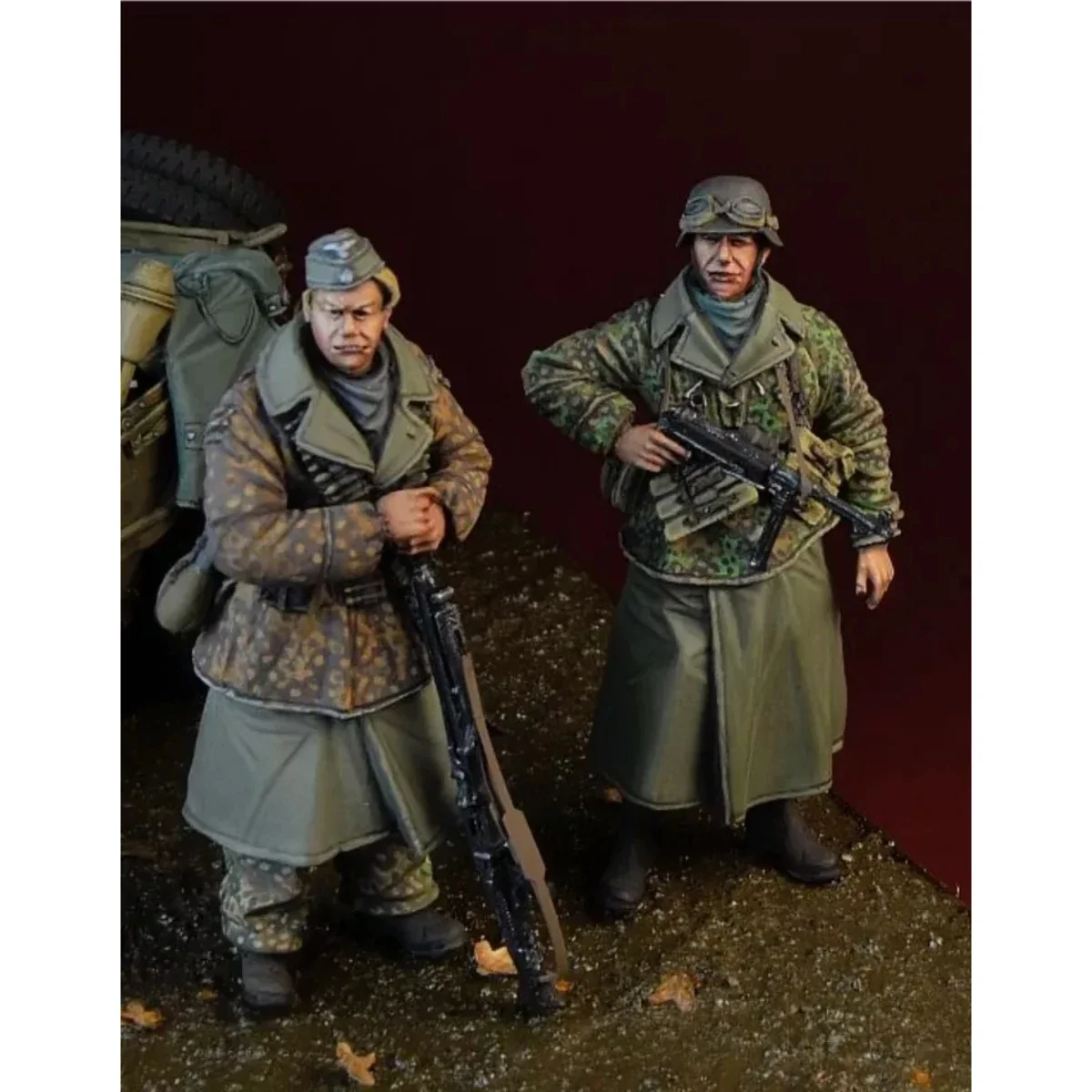 1/35 Resin figure unpainted model kit, German soldier (4 people with luggage, no car) unassembled and unpainted GK,
