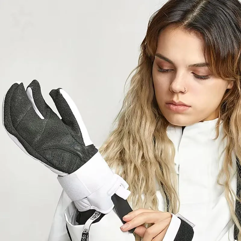 three-finger-ski-gloves-are-waterproof-warm-wear-resistant-and-can-be-touched-in-winter-with-a-three-finger-design