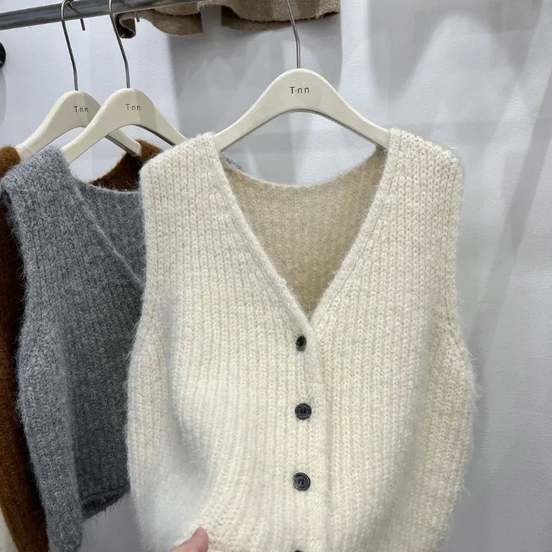 

2025 Autumn Winter V Neck Single Button Vest Grey Loose Knit Cardigan Women Fashion Thick Wool Guangzhou Story Niche Sweater