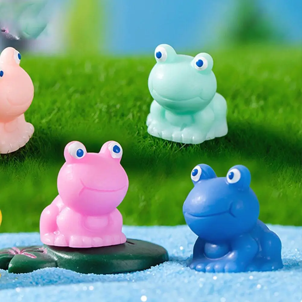 100 Pcs Mini Frog Garden Decor Green Frog Figurines Miniature Home Décor Tiny Plastic Frogs Fairy Garden Decor