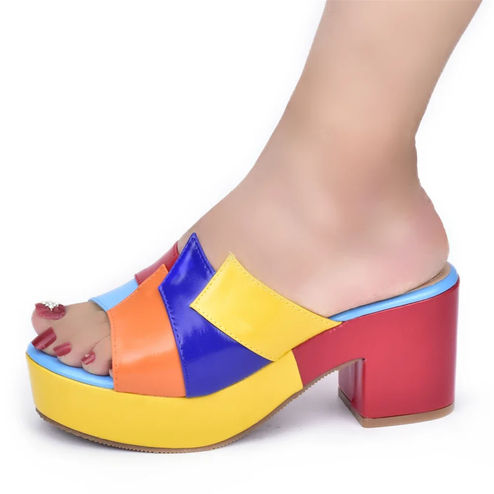 Scarpe da donna italiane Scarpe con zeppa dal design multicolore per donna Scarpe con plateau Tacchi alti Slingback con tacco spesso Sandali con