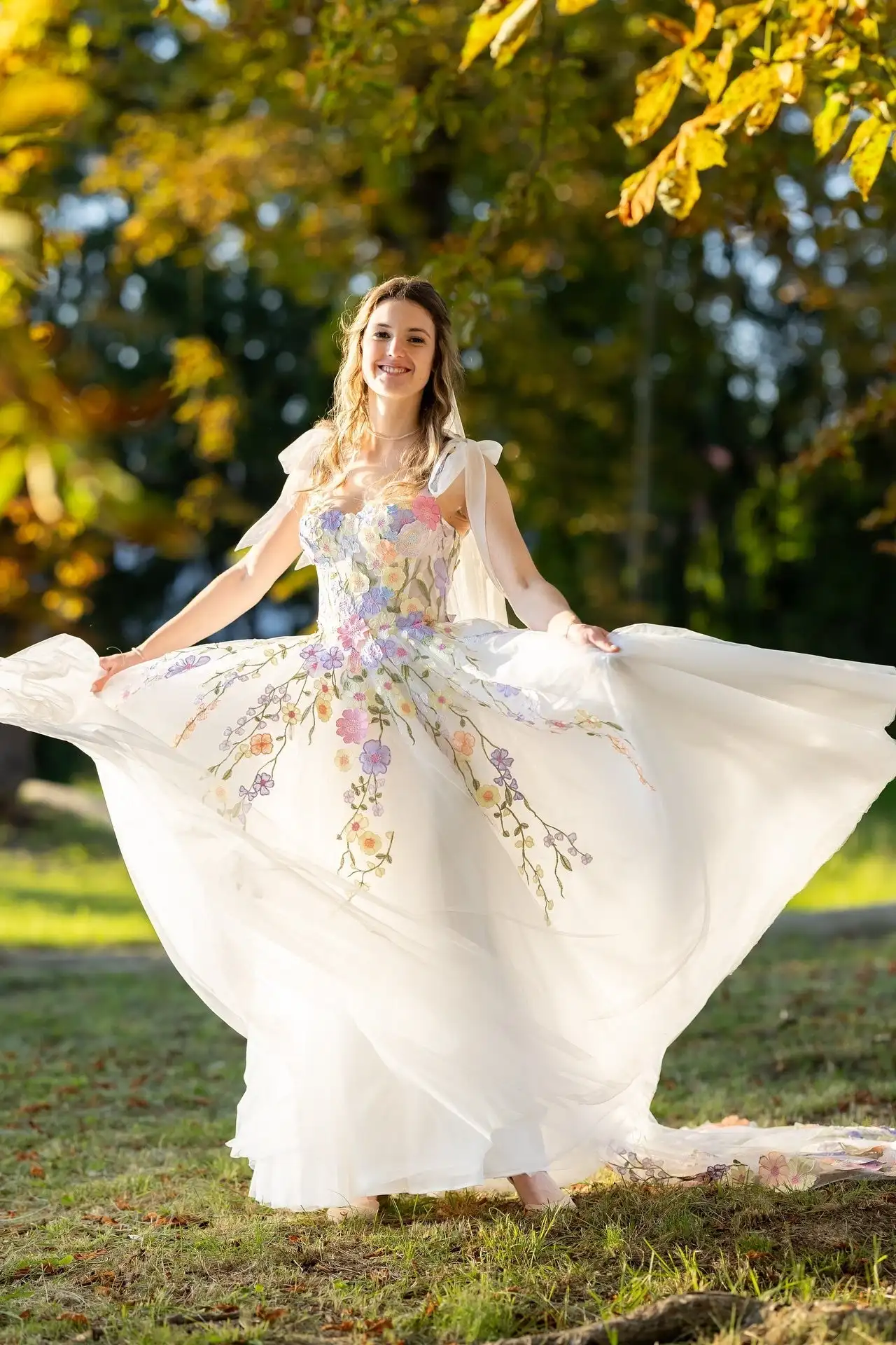 

Tulle Flowers Spaghetti Straps Wedding Dresses Lovely Sweetheart Bow A-line Backless Marriage Formal Dress Outdoor Brides Gowns