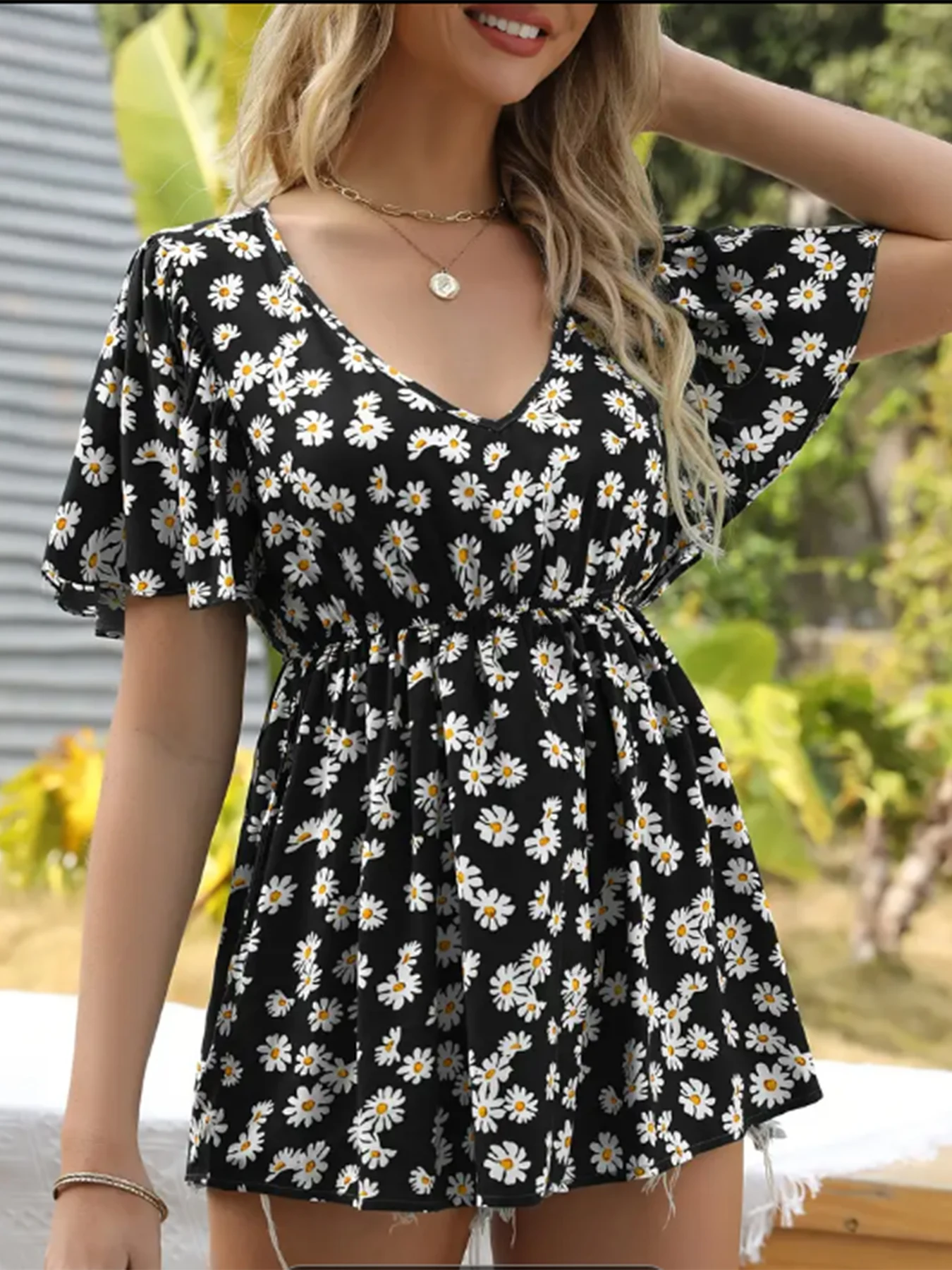 Plus Size Women's Daisy Print Babydoll Top V Neck Flutter Short Sleeve Elastic Waist Loose Casual Summer Blouse view 4