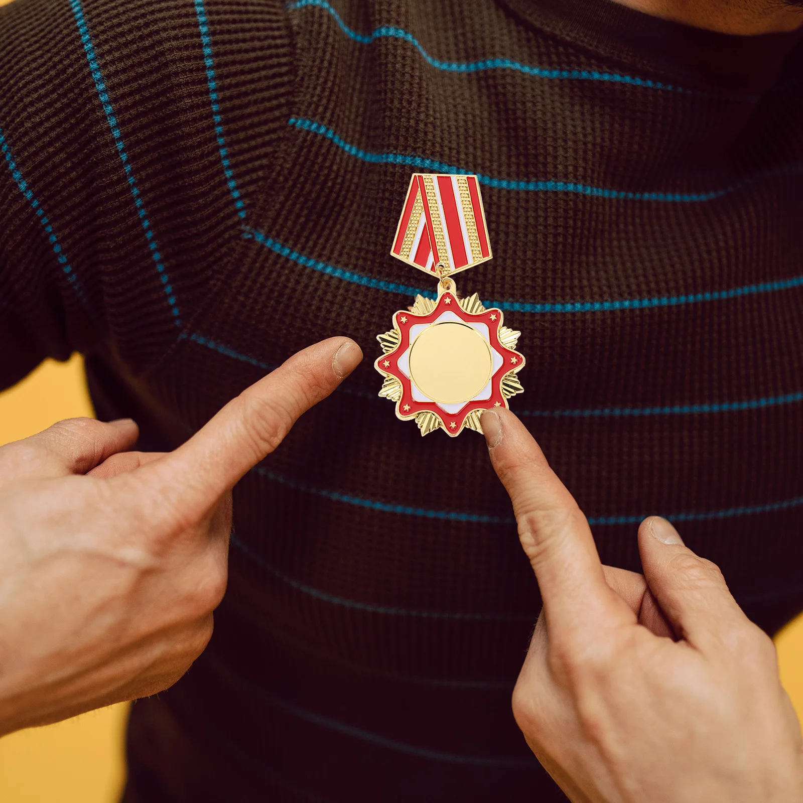 

1pc Medal Pins Party Game Competition Reward Smooth Surface Longevity Custom Costume Halloween Christmas Accessories Metal