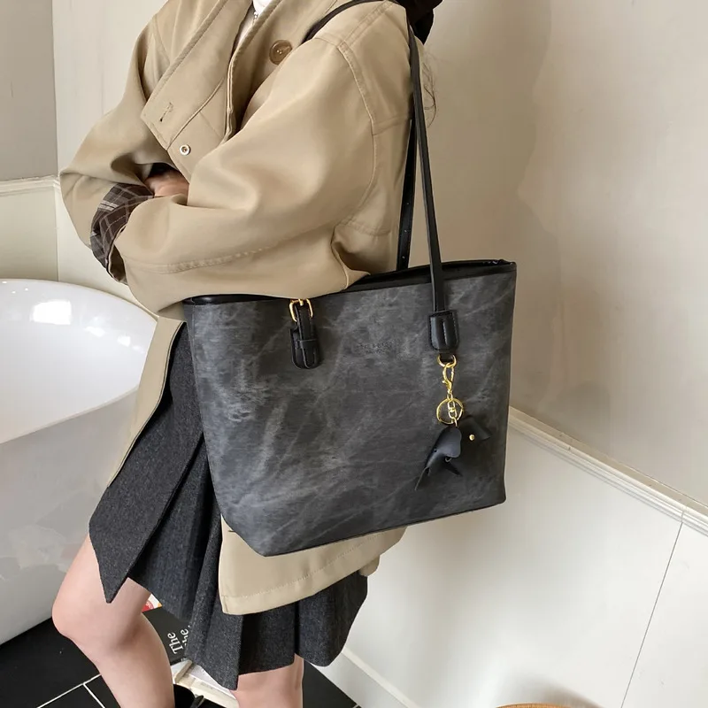 

Модная сумка-тоут большой емкости для женщин, новинка 2023 года, осенняя универсальная офисная сумка с текстурой в стиле ретро