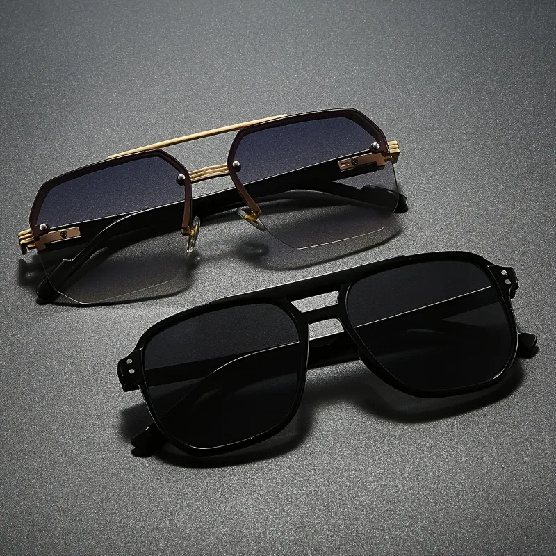 2-teiliges Neutrales Dunkles Retro-Sonnenbrillen-Set mit Einfachem Design, Hochwertigem Quadratischem Rahmen und Klassischem Zubehör als Geschenkset