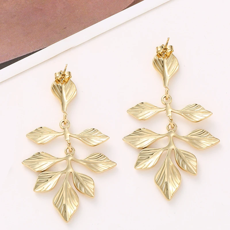 

Vintage Leaf Shaped Stud Earrings for Women Girls Luxury Gold Color Stainless Steel Earings Female Fashion Jewelry Accessories