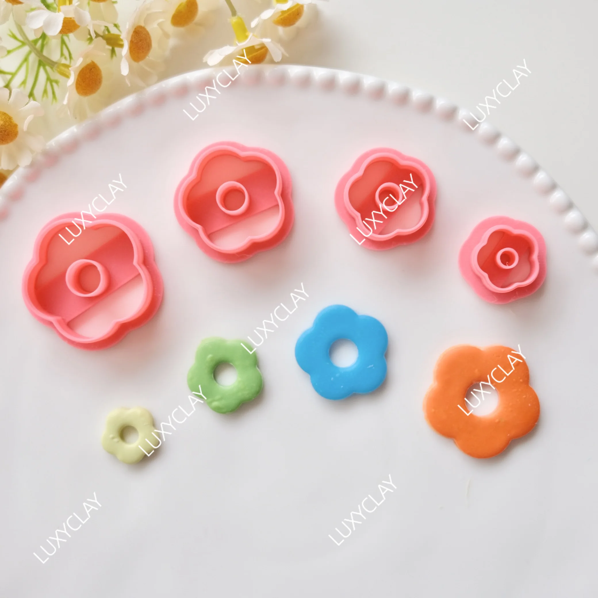 4pcs/set Daisy Donut Shape Polymer Clay Cutters for Earring Jewelry Making, Floral Petal Pattern Polymer Clay Cutting Molds