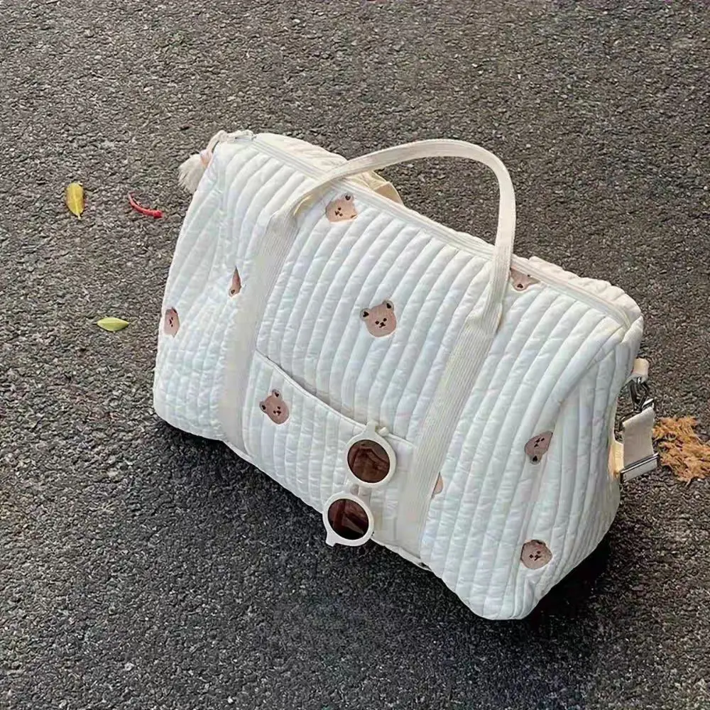 Sac de voyage grande capacité multifonctionnel avec broderie d'ours de dessin animé, sac de voyage à fleurs douces, sac de voyage pliable à main