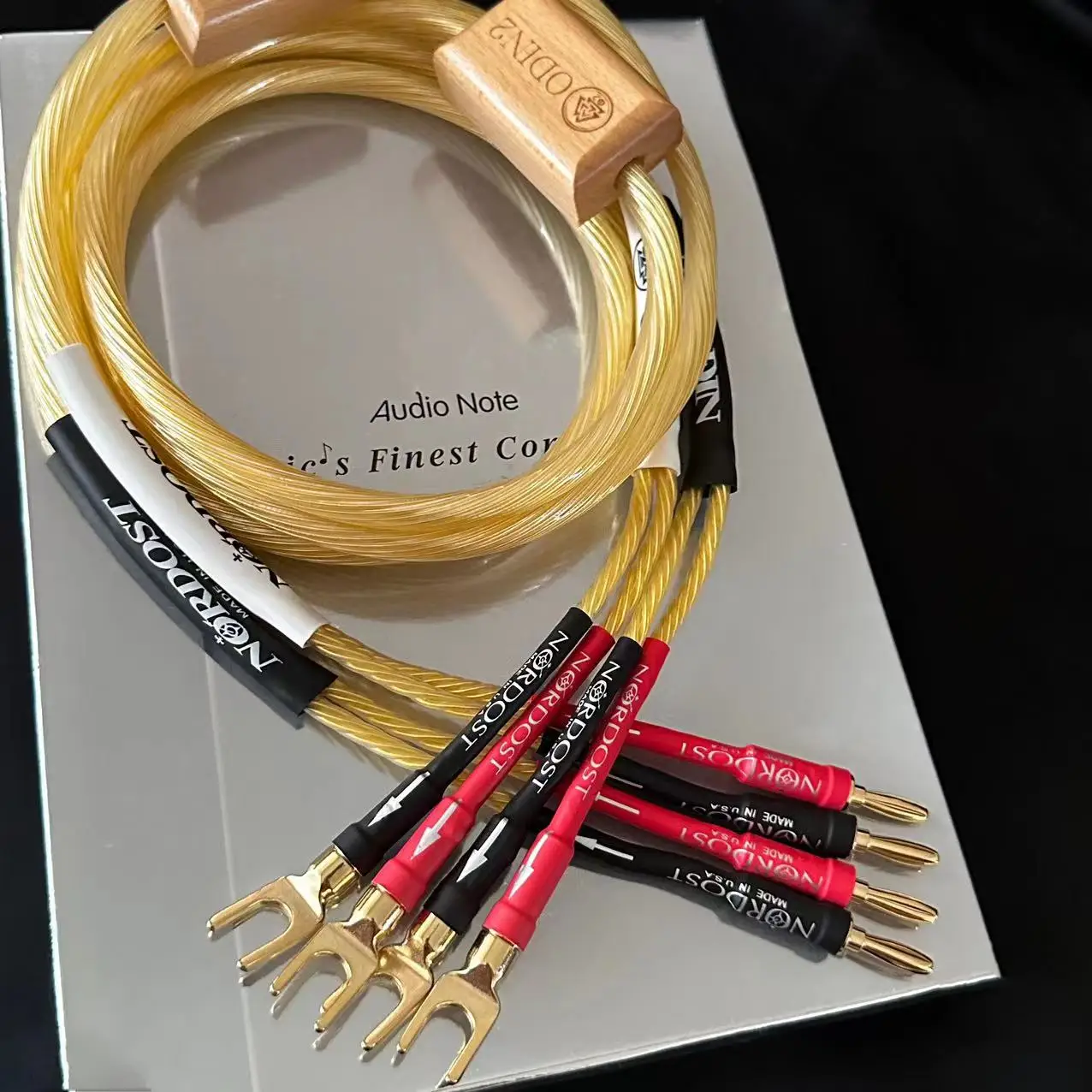 

Одна пара флагманских аудиодинамиков 2-го поколения из стерлингового серебра 7NOFC, соединительный кабель для основной усилителя динамика