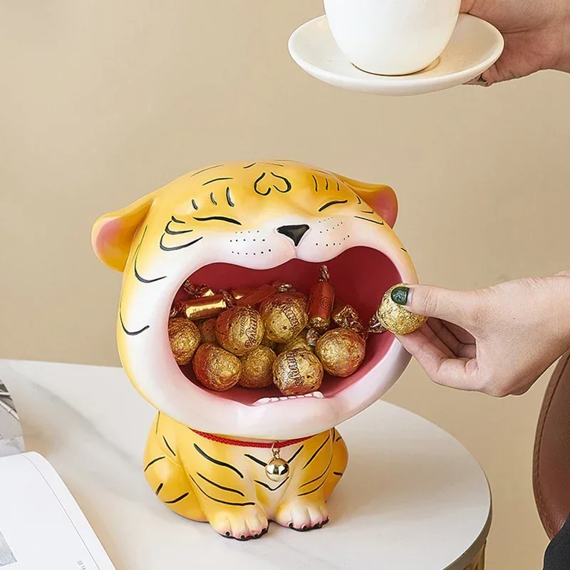 

Милый тигр 2022, фигурки счастливого кота, копилка, лоток, держатель для хранения закусок, настольные украшения, китайский Новый год, украшение для дома