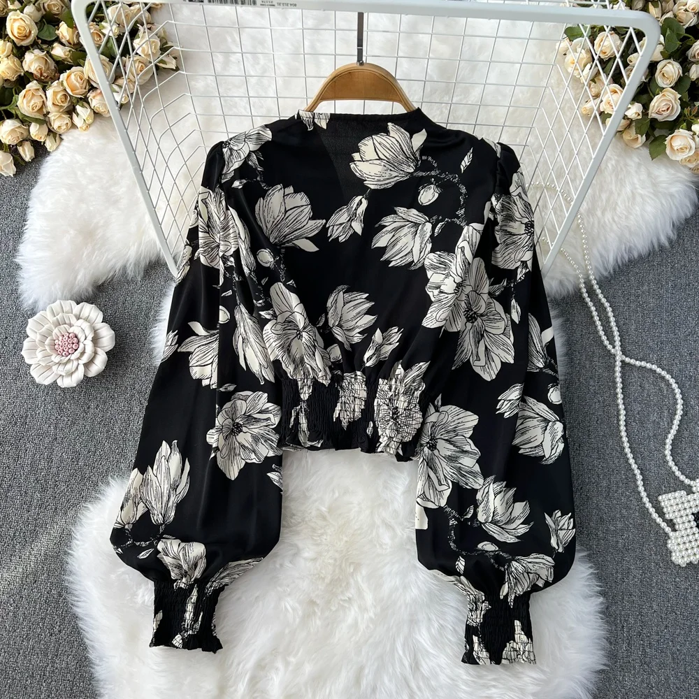 قميص نسائي قصير عصري كوري برقبة على شكل حرف V وأكمام طويلة مطبوع عليه زهور وخصر مخصر، قميص نسائي بأكمام واسعة