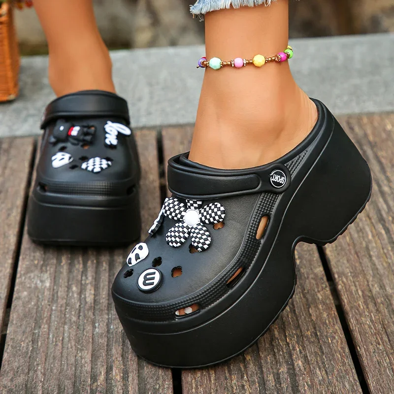 Chunky Platform Clogs Garden Slippers Women Diy Hollow Out Thick Bottom Sandals Woman Summer Outdoor Non Slip Beach Sandles 2025