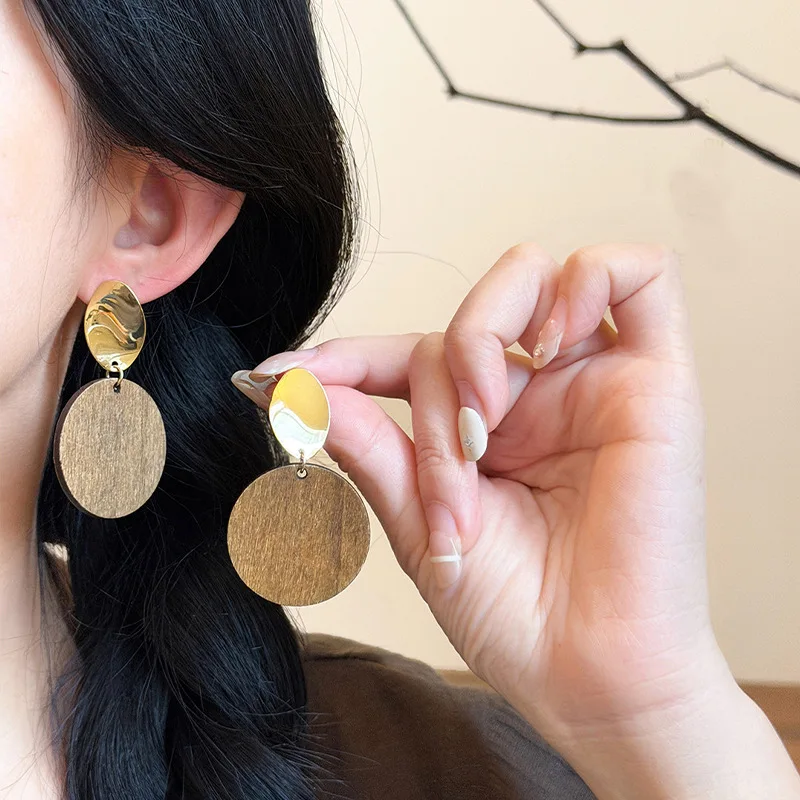 Wooden Round Stud Earrings Retro Minimalist Lightweight Natural Wood Finish Silver Tone 18mm Elegant Jewelry Women