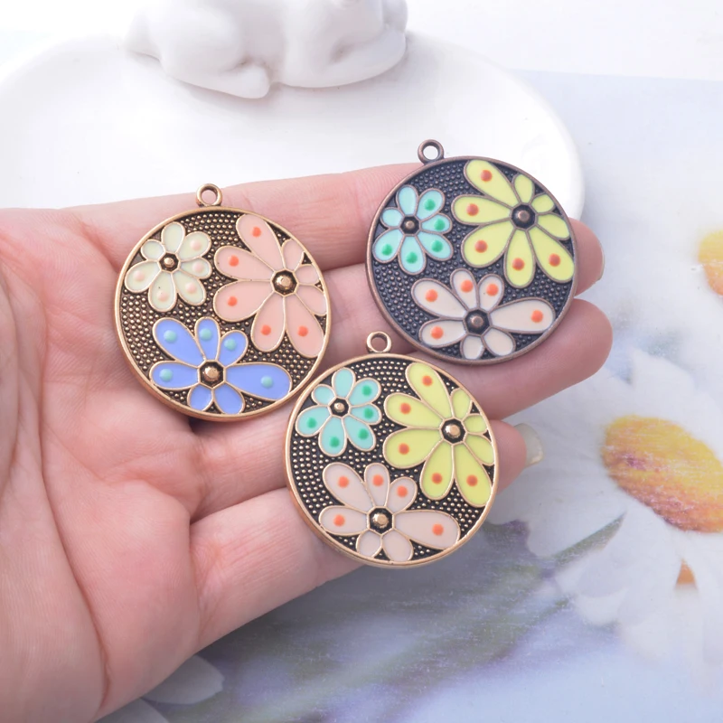 10 Stück emaillierte runde Blumenanhänger aus Legierung, bunte antike KC-Goldanhänger für DIY-Schmuck- und Ohrringherstellung – Detail 5