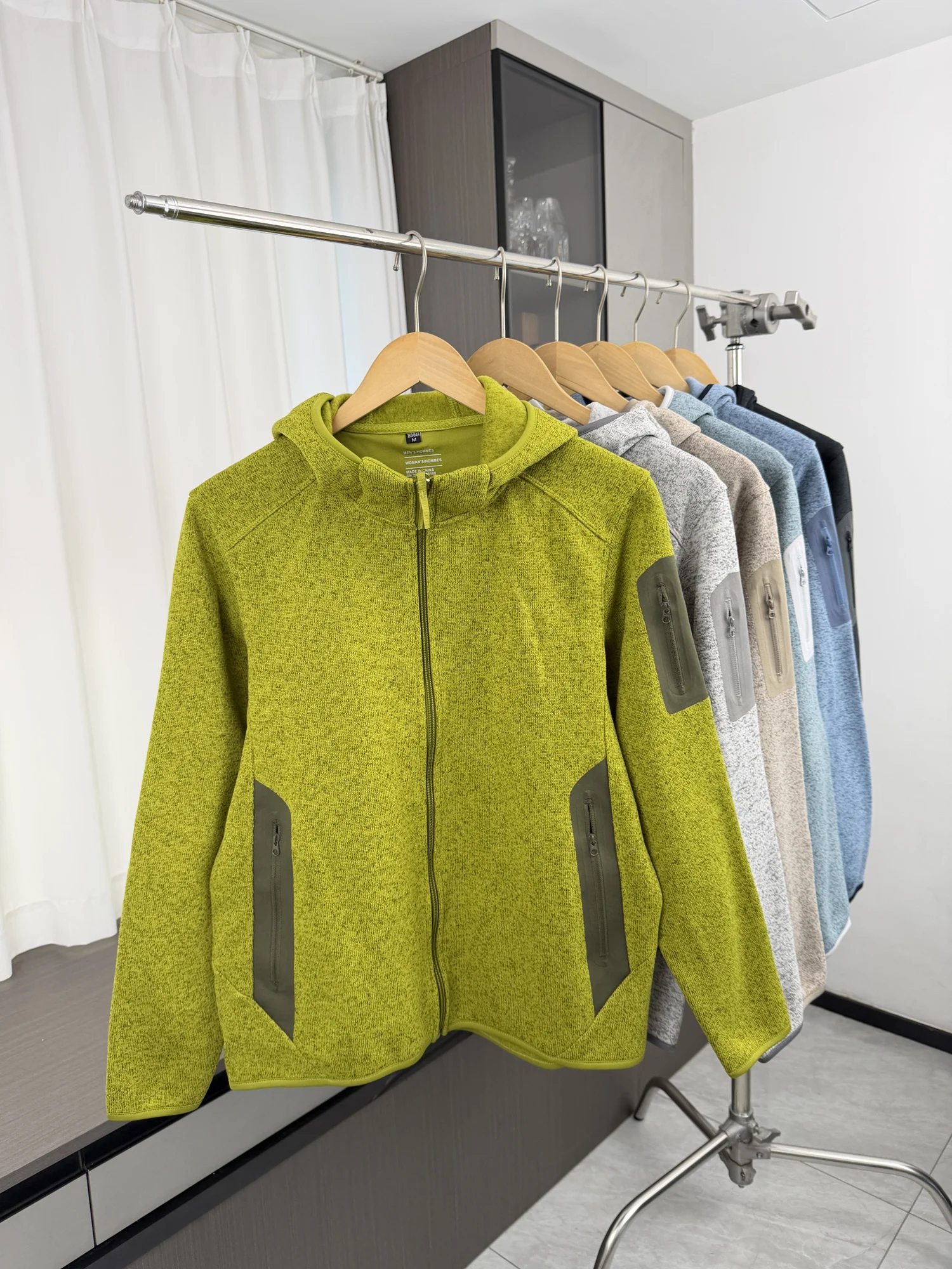 Outdoor Thermal Fleece Jacket for Men Autumn Winter Commuting Warm Windproof Hooded Casual Couple Style Jacket Standard Fit