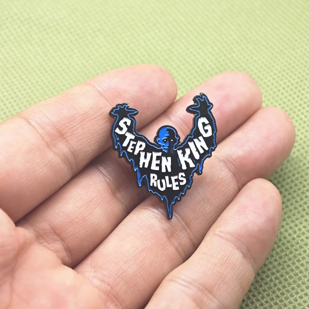 Stephen King Rules Enamel Pin Fun Halloween Horror Brooch Creative Pin Badge Collar Jewelry Clothing Accessories