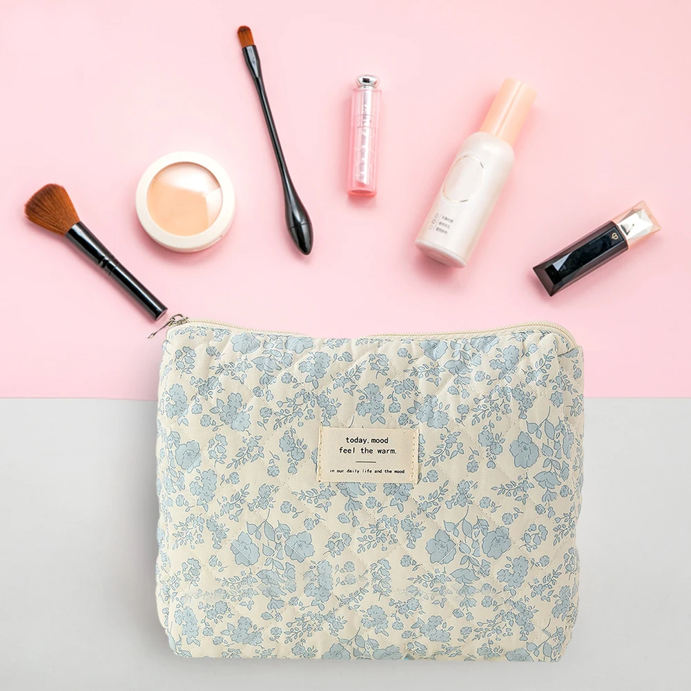 

Women Aesthetic Toiletry Purse Printed Cotton Quilted Cosmetic Pouch Large Capacity Zipper Closure Female Travel Bag