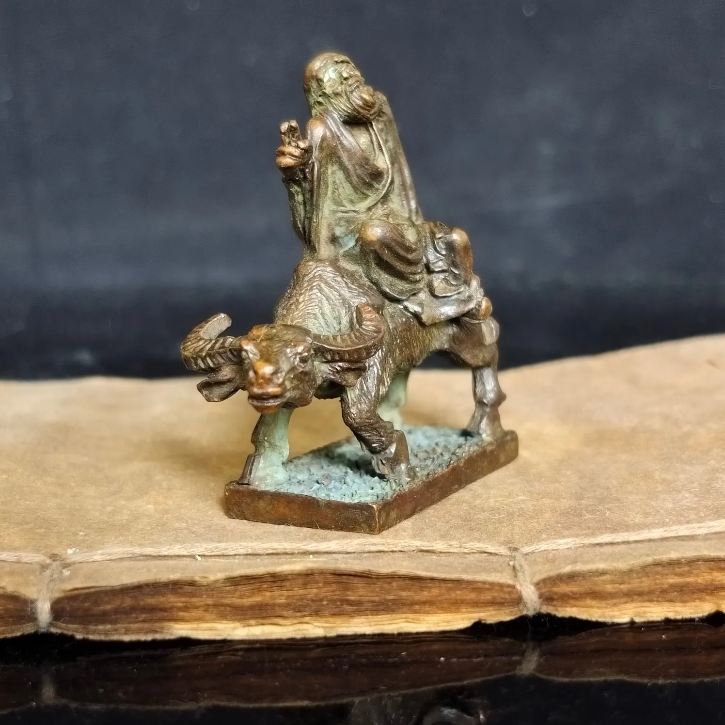 Chinese Lao Tzu Statue Home Decoration Character Sculpture Bronze Lao Tzu Riding Bull Art Sculpture Handicraft Decoration