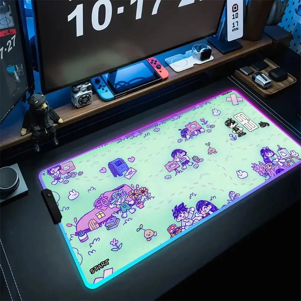 O_omori RGB myš blok velký anime myš rohož podsvícená notebook vycpávky velký herní mousepads LED světelný klávesnice rohože kawaii mice blok