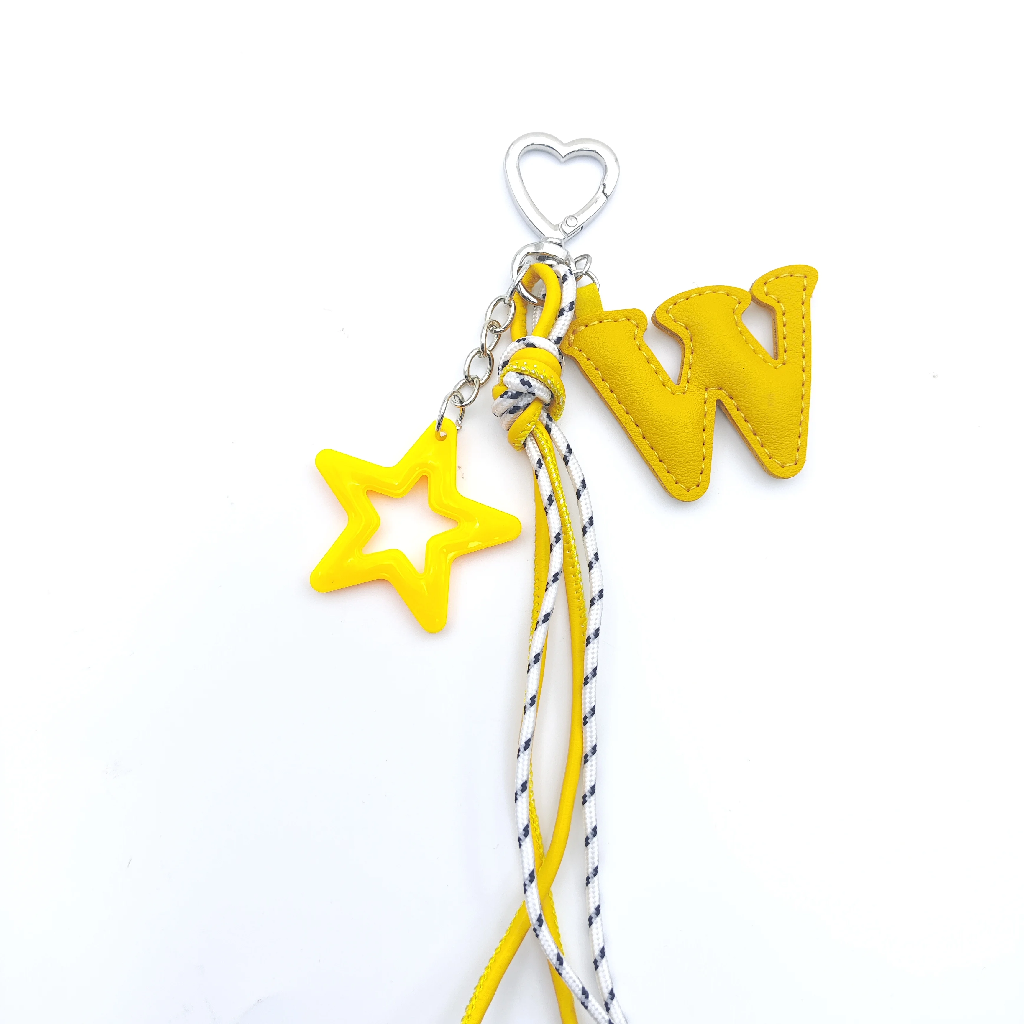 Leder A-Z Initialen-Schlüsselanhänger mit Stern-Quaste und Herz-Verschluss, Alphabet-Taschenanhänger, Personalisierter Geldbörsen- und Rucksackanhänger, Kleines Geschenk – Detail 15