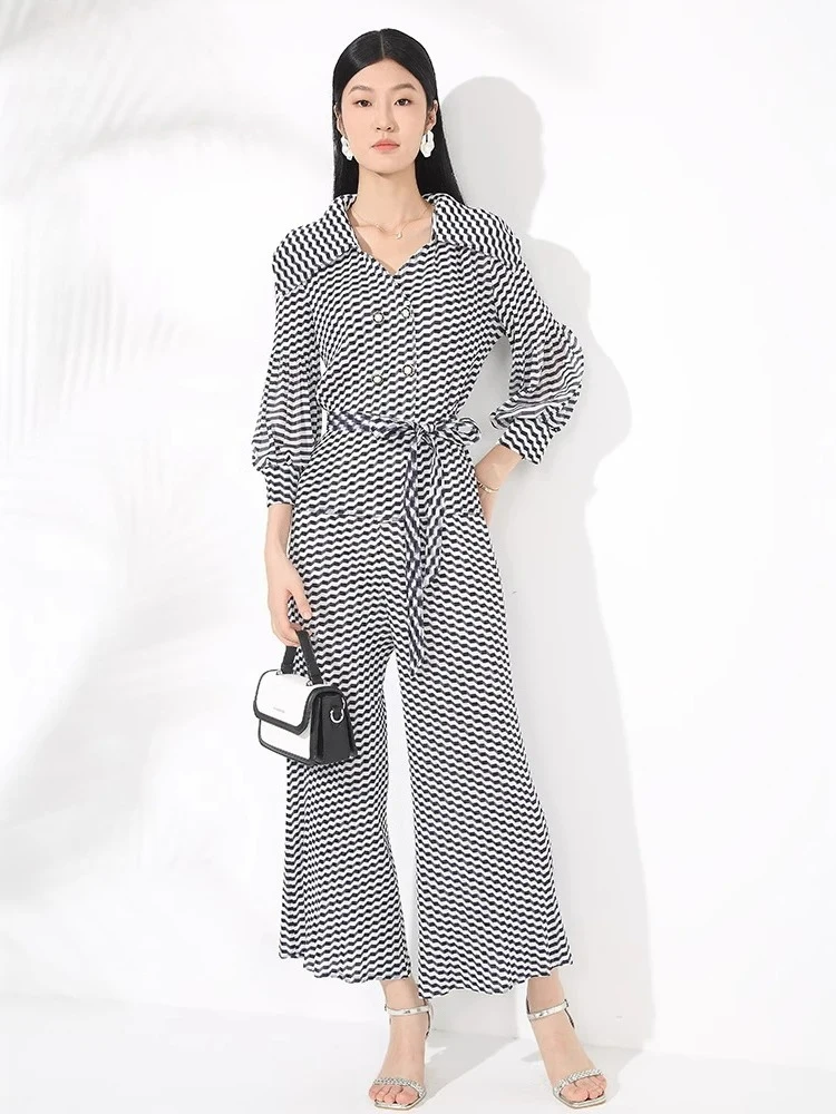 

2025 Summer New Pleated Printed Temperament Women's Suit Lapel Bubble Sleeve Lace-up Top with High-waisted Wide-legged Pants