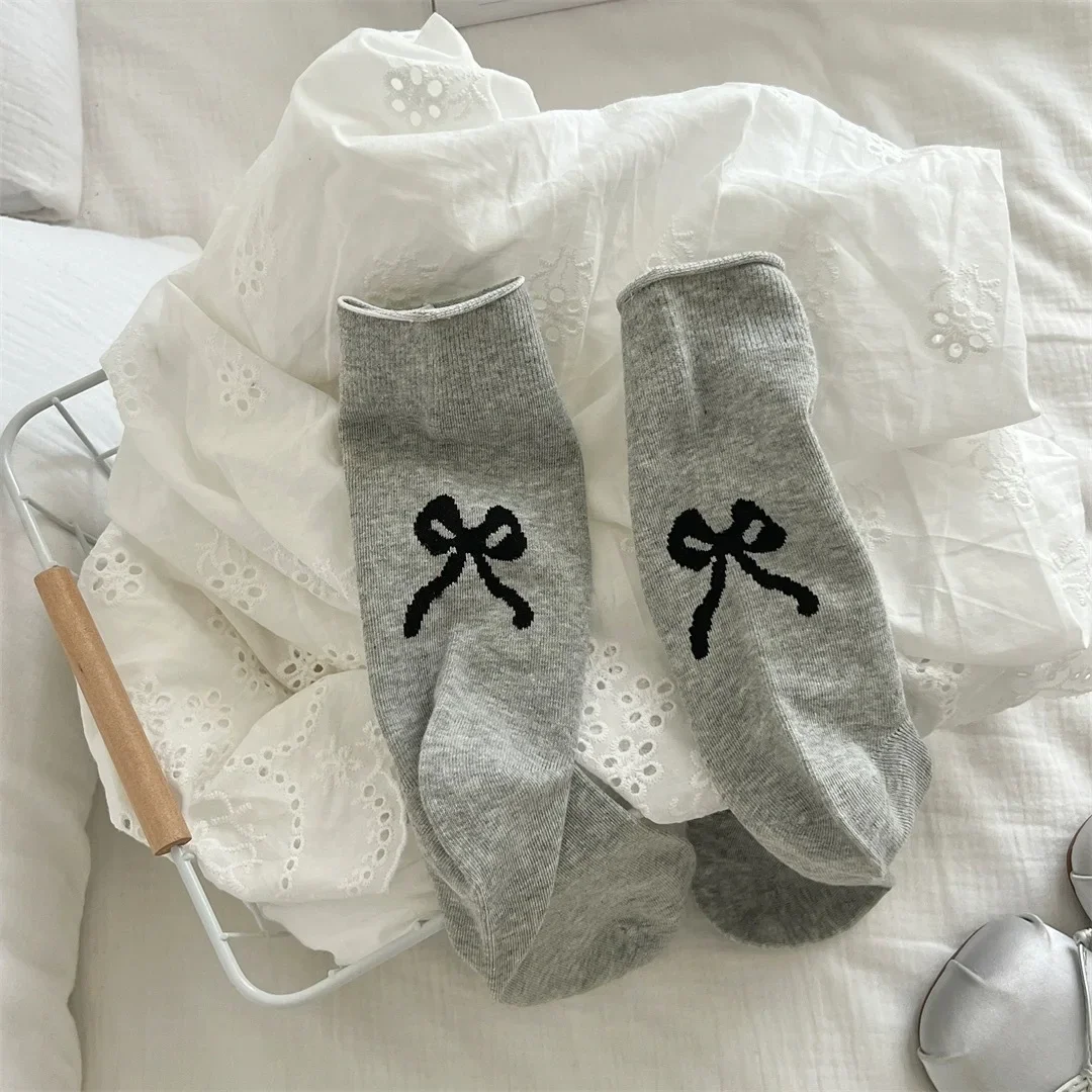 New Lolita Bow Socks White Bow Lace Socks Middle Tube Japanese College Style Princess Socks Sweet JK Streetwear Hosiery Stock image 4