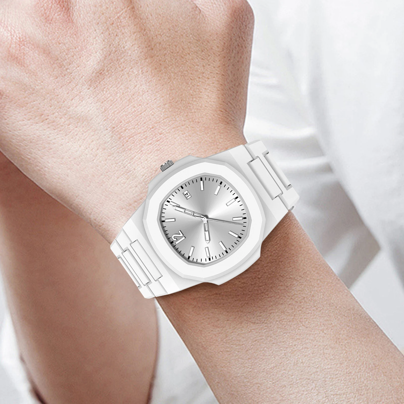 2025 جديد كوارتز ساعة رجالية 40 مللي متر البيضاوي ساعة رياضية موضة سيليكون 3Bar مقاوم للماء دروبشيبينغ العلامة التجارية الأعلى هدية ساعة اليد للرجال