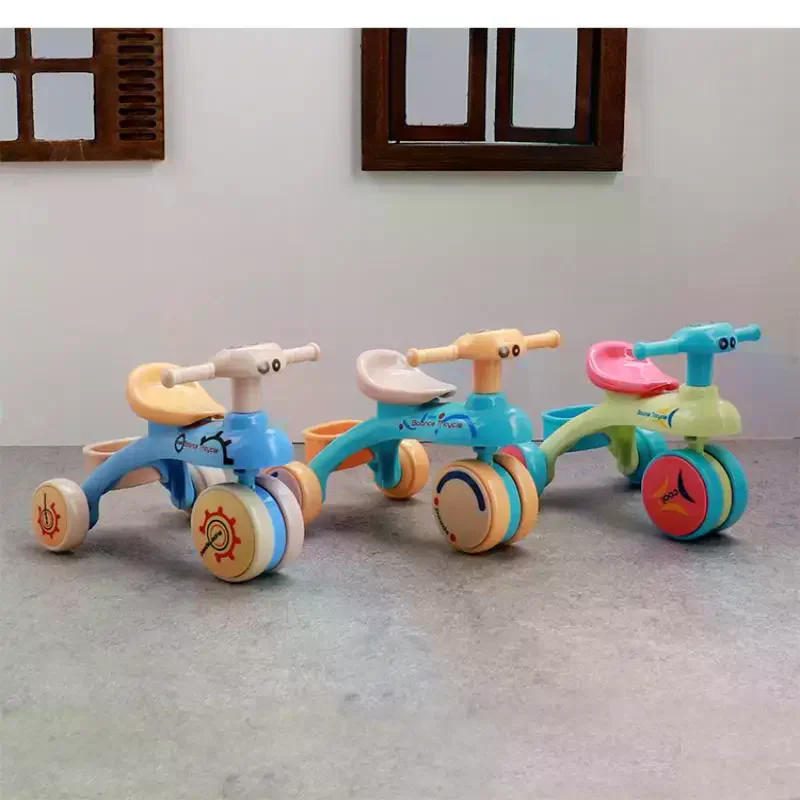 1 個ドールハウスミニチュア三輪車シミュレーション小型バイクモデル家具アクセサリードールハウスの装飾ふり遊びおもちゃギフト