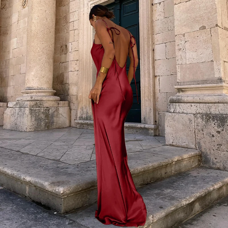 エレガントなイブニングパーティードレス女性のセクシーなノースリーブバックレスストラップサテンロングローブホリデービーチストリートウェアクラブウェアvestidos