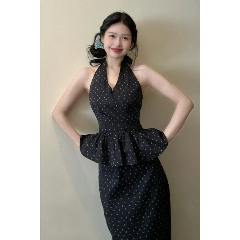 French Pure and Sexy V-neck Halter Crop Top Slimming Top Paired with A Polka - Dot Midi Skirt, A Two - Piece Set for Hot Girls