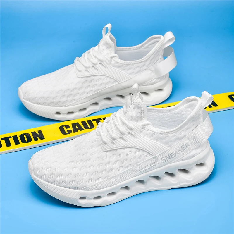 

2025 New Men's Tennis Shoes Summer Breathable Mesh Outdoor Running Shoes Comfortable Fitness Off Road Ultra Light Sneakers