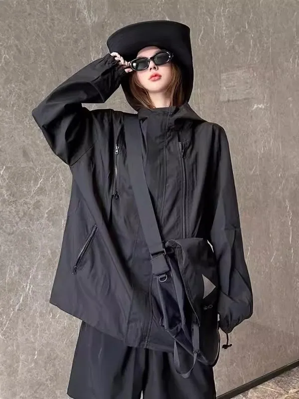 

American Functional Windproof Waterproof Women's Outdoor Climbing Jacket Three-Proof Outerwear Casual Chic Style Coat