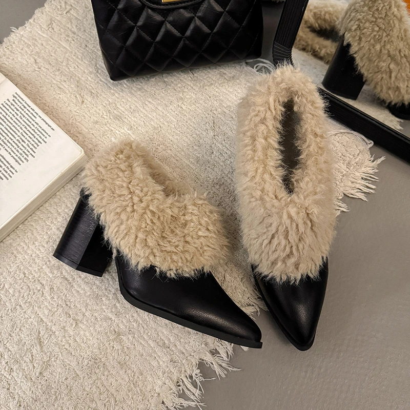 

Retro Korean Version Pointed Toe Niche Design Sense Fur High-heeled Shoes Women's 2025 Winter New Block Heel Small Single Shoes