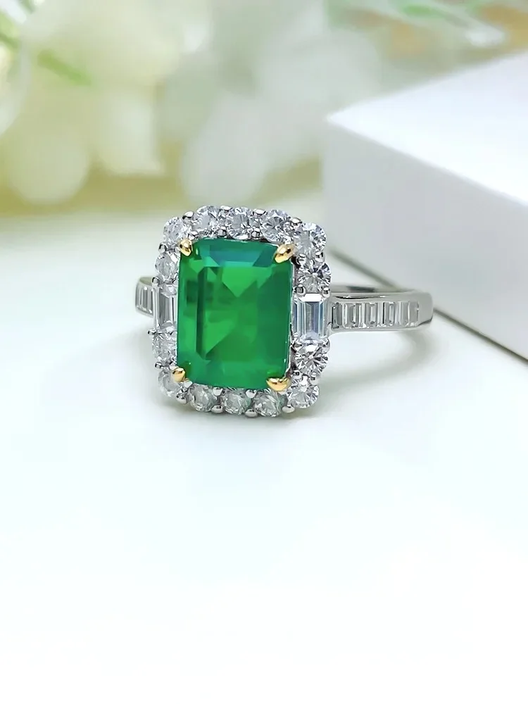 Karloch Everyday Simple 925 Sterling Silver Artificial Emerald Ring Inlaid with High Carbon Diamond Versatile Grade Girl Jewelry