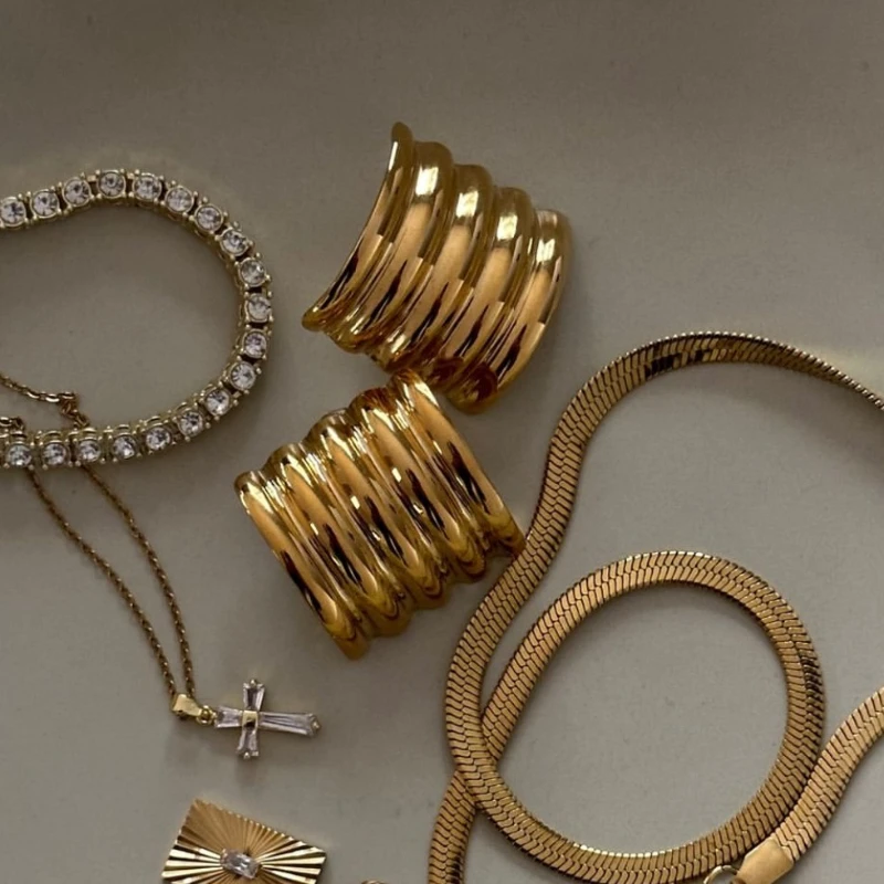 

Europe Fashion Gold Plating Geometric Smooth Earrings Woman Popular Jewelry Accessories