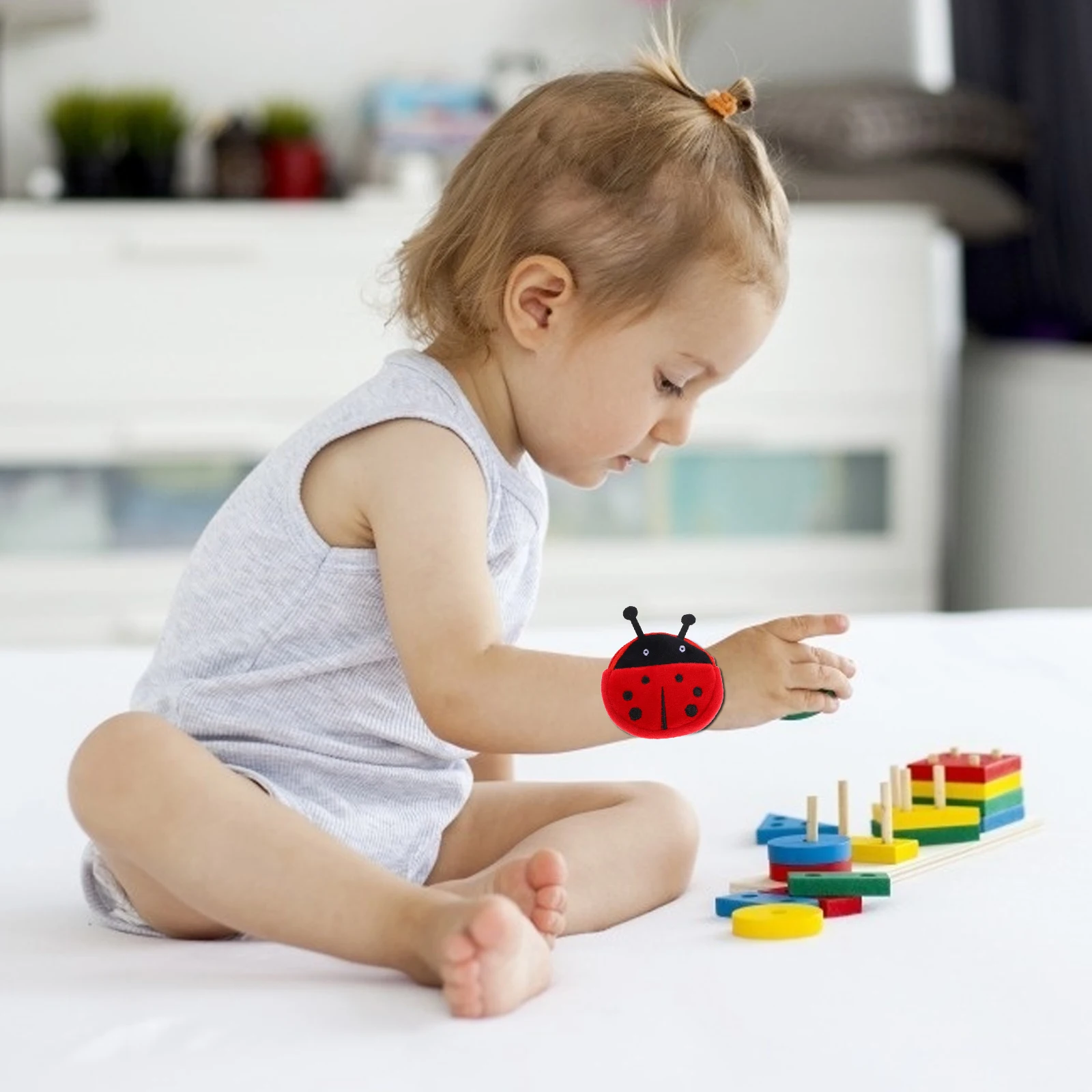 

1pc Ladybug Slap Bracelet for Kids Girls Boys Lightweight Comfortable Cartoon Wristband Party Favors Easy Wear Lovable