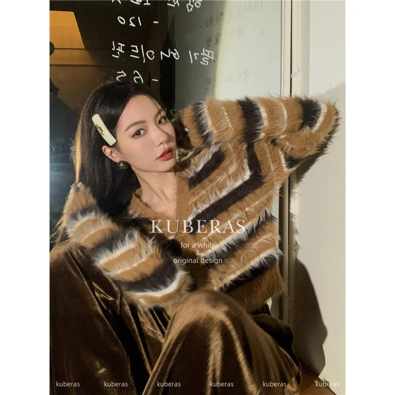 

Women's Fashion New Style Stripe Long Sleeves Knitted Sweater Temperament Comfortable Cardigan Versatile Autumn and Winter Coat