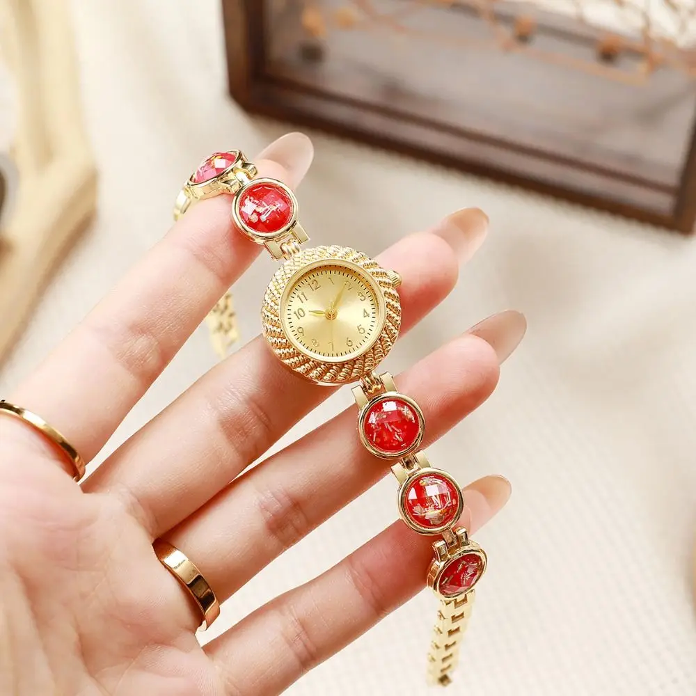 

Gold Rhinestone-Inlaid Ladies Quartz Watch Green Jewelry Rhinestone Heart Bracelet Quartz Bracelet Watch Cat's Eye Rhinestone