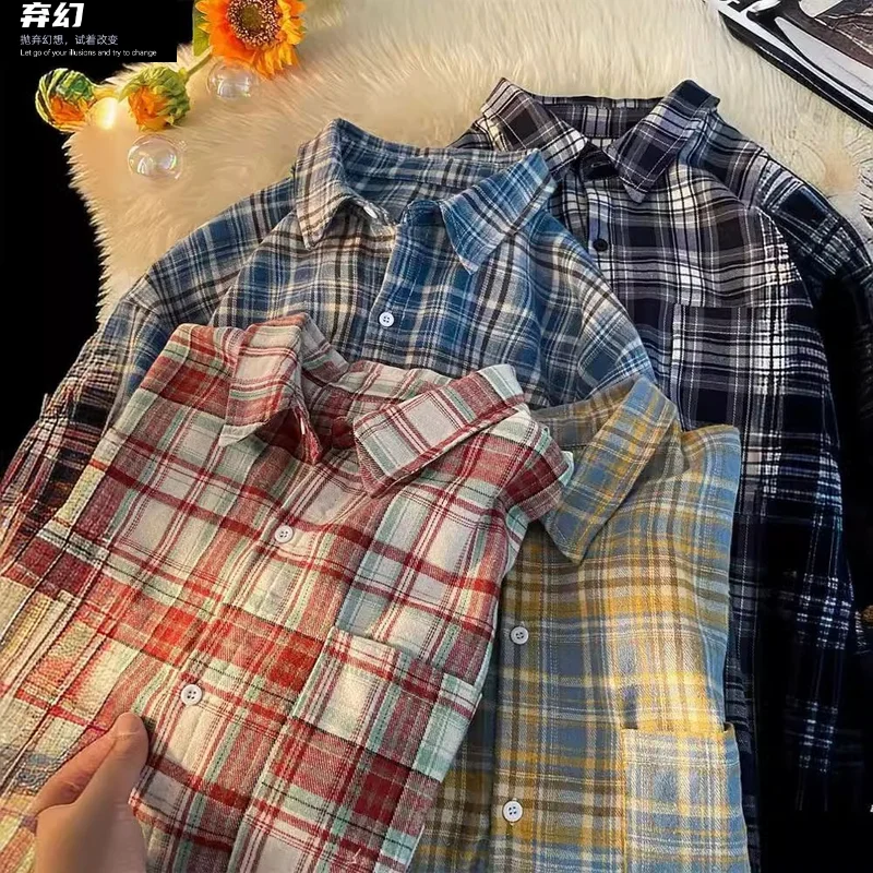 

Retro short -sleeved shirt Male 2024 summer new loose large size, trendy casual lattice half -sleeved clothes