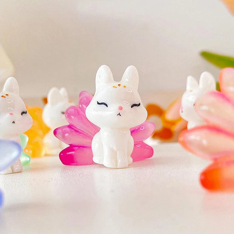 جديد Kawaii صغير مضيئة الراتنج تسعة الذيل الثعلب زخرفة توهج في الظلام شخصيات مصغرة الثعلب المشهد الصغير ديكور المنزل