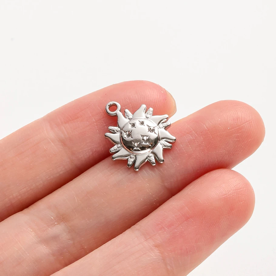 6 Stück modische Anhänger, Alien, Raumschiff, Mond, Edelstahl-Charms für die Schmuckherstellung, Taschenanhänger, DIY-Halskette, Ohrringe, Großpackung – Detail 5