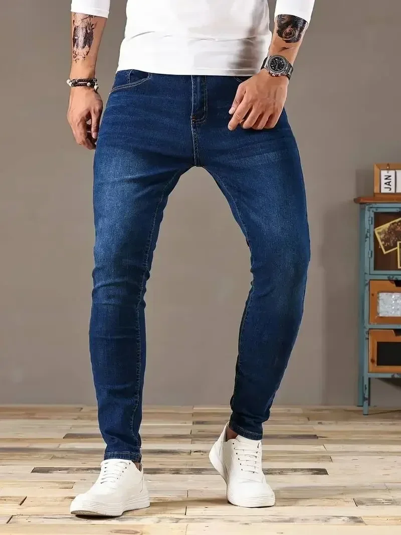 2025 primavera nuevos hombres Slim Fit clásico pantalones vaqueros ajustados Casual estilo callejero Casual hombres pantalones vaqueros ajustados hombre Slim Fit lápiz Denim azul